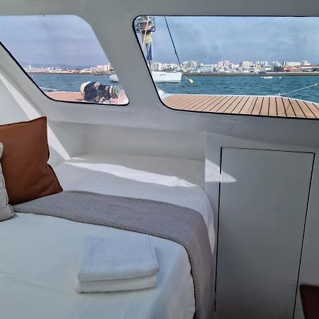 Barco Casa Catamara Sleepandboat Hotell FAO Exteriör bild