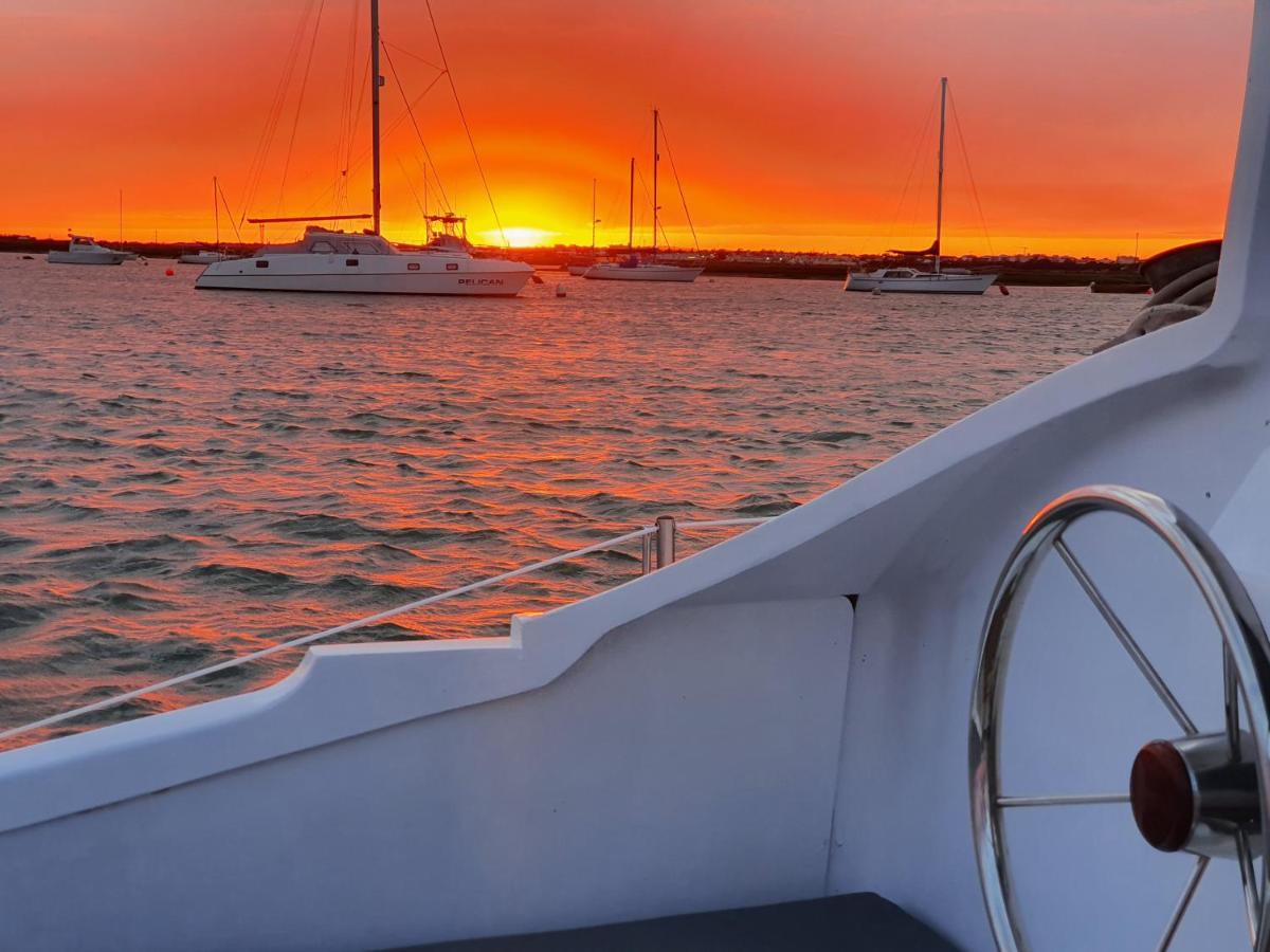 Barco Casa Catamara Sleepandboat Hotell FAO Exteriör bild