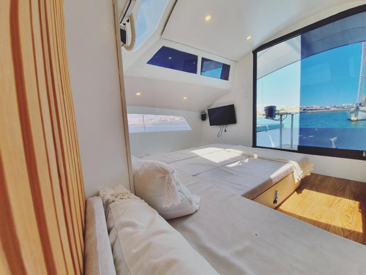Barco Casa Catamara Sleepandboat Hotell FAO Exteriör bild